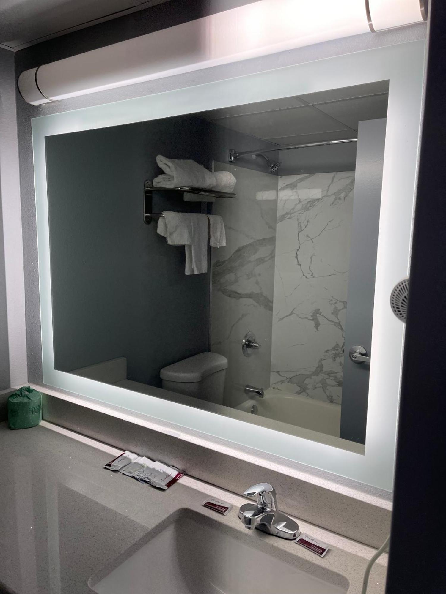 The Wayne Inn Ngoại thất bức ảnh