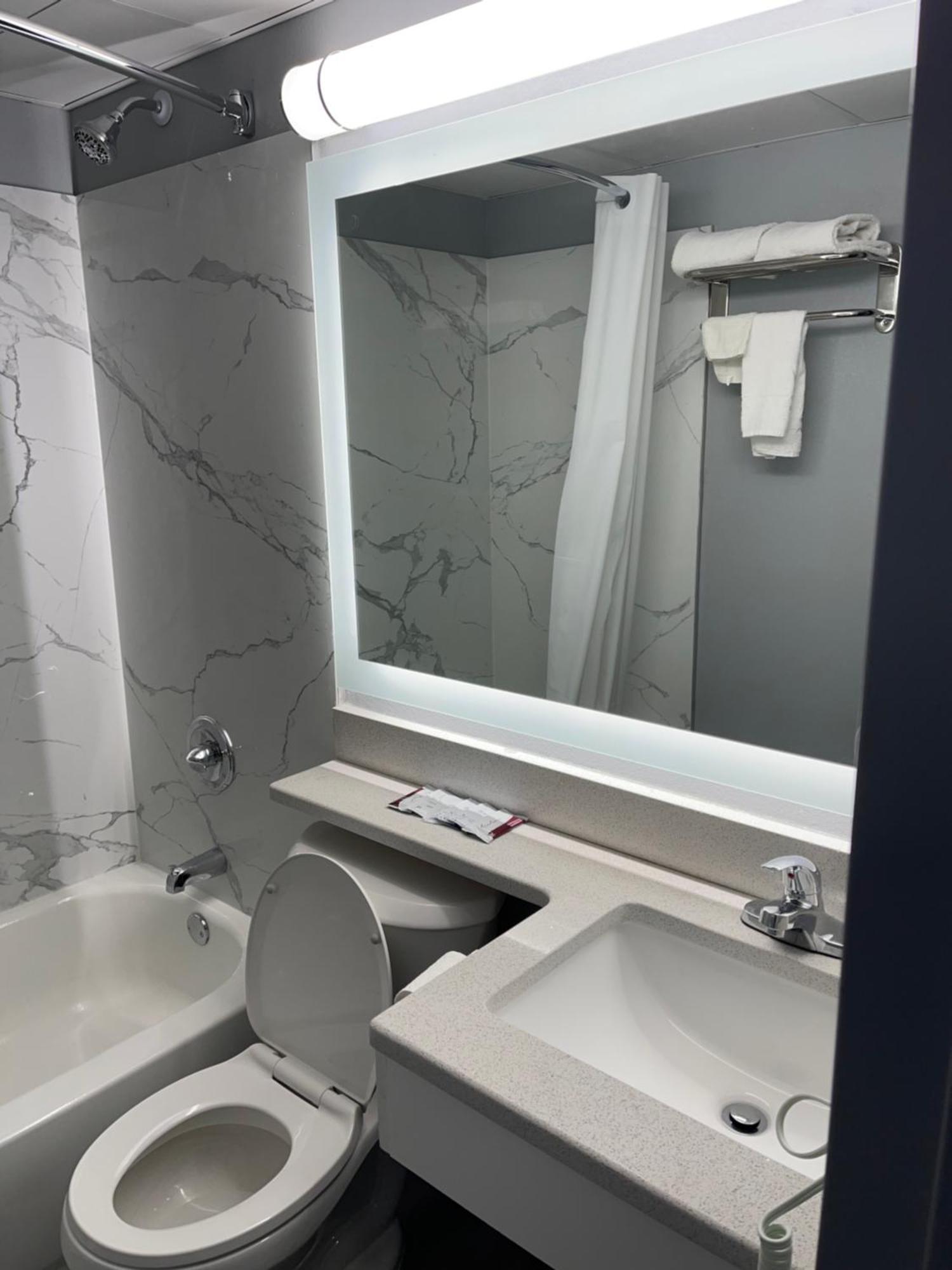 The Wayne Inn Ngoại thất bức ảnh
