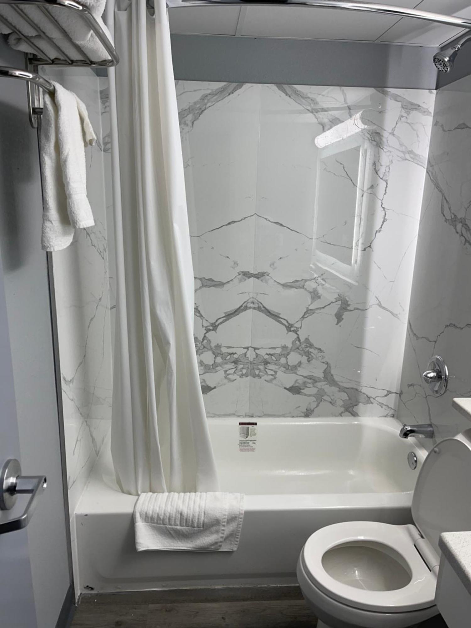 The Wayne Inn Ngoại thất bức ảnh